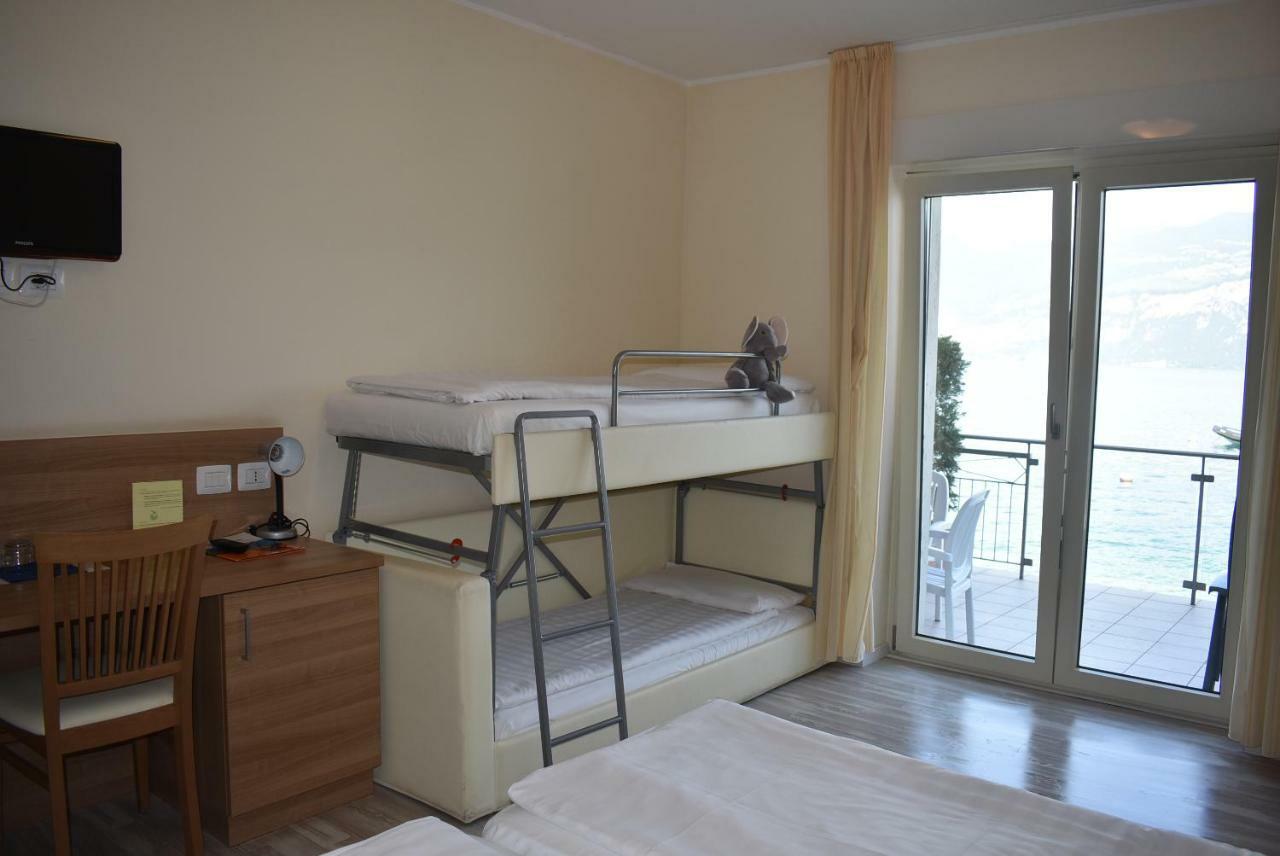 Hotel Garni Vela D'Oro Бренцоне-суль-Гарда Экстерьер фото