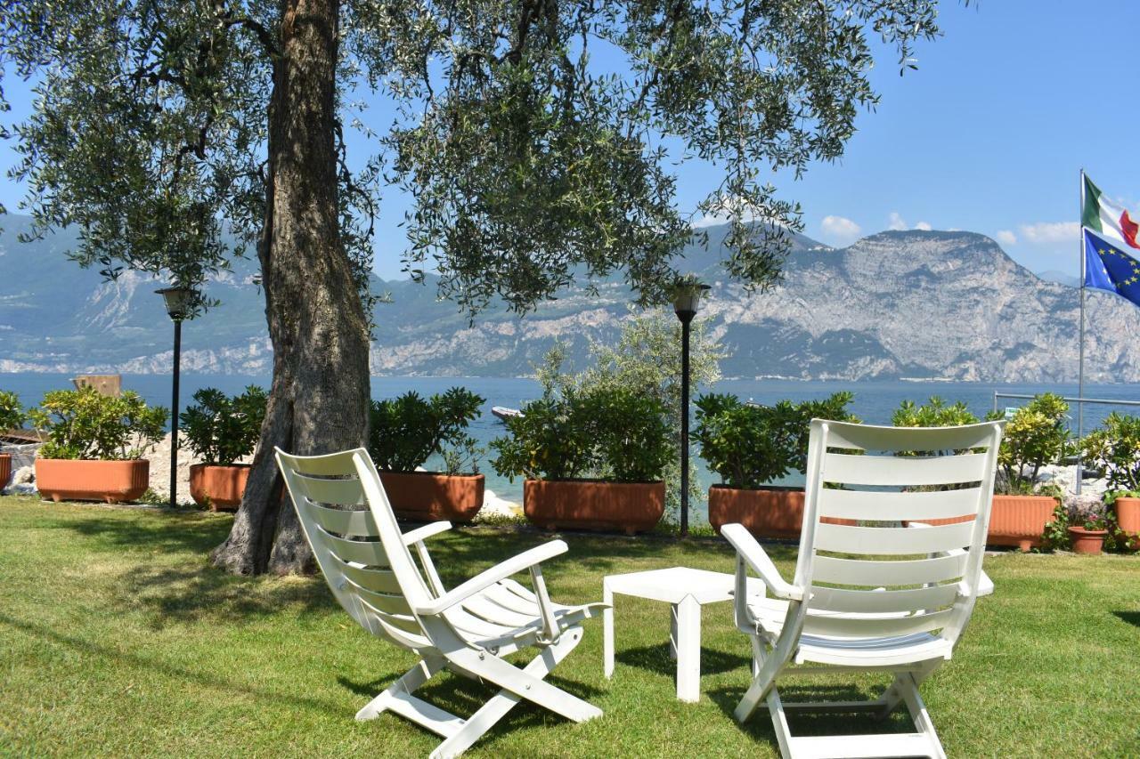 Hotel Garni Vela D'Oro Бренцоне-суль-Гарда Экстерьер фото